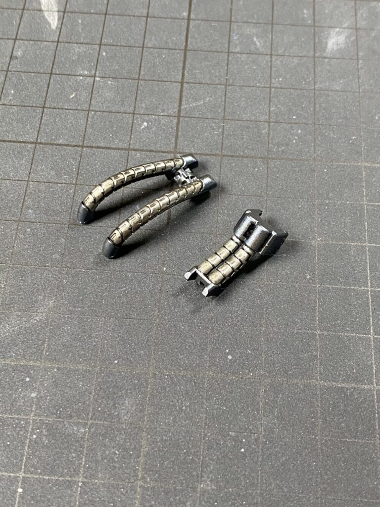 ガンダムフレーム　部分塗装後