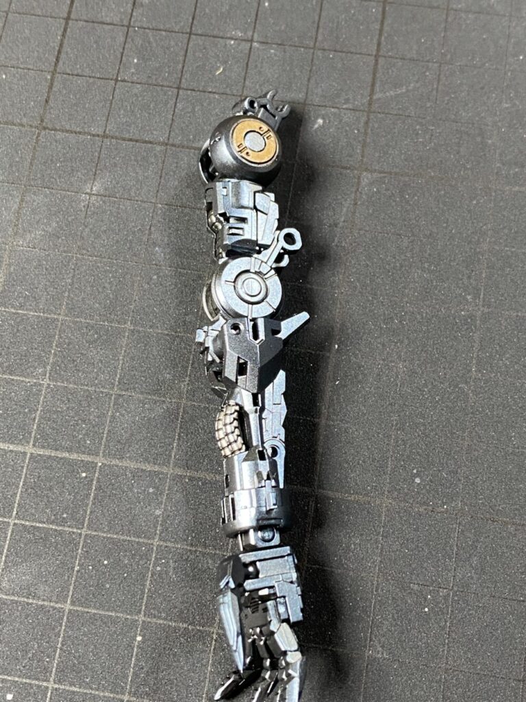 ガンダムフレーム　部分塗装後