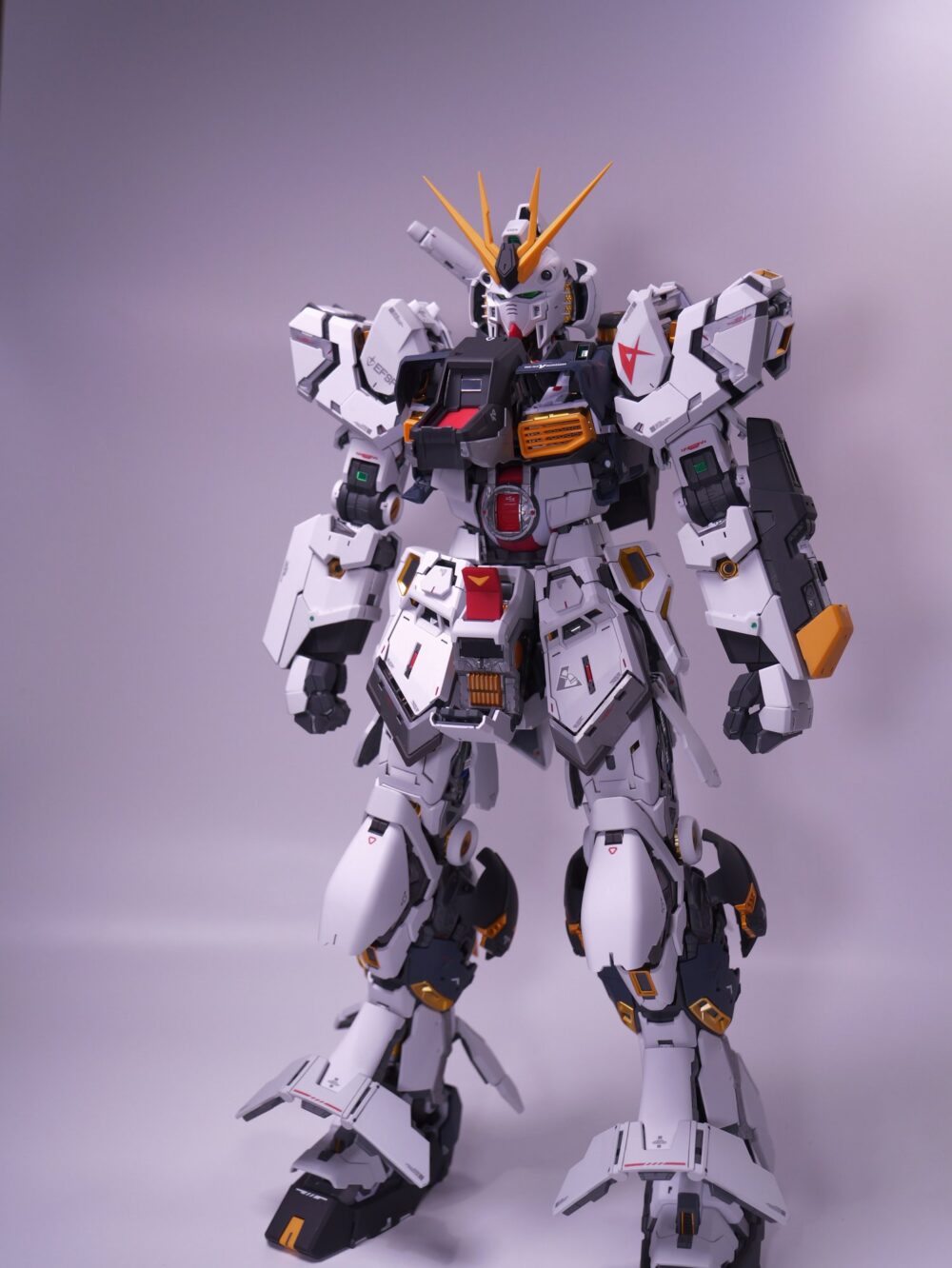 PG UNLEASHED νガンダム 完成品 正面の全身